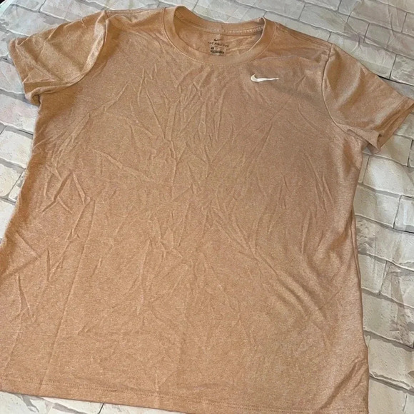 NIKE size medium shirt - Picture 1 of 2
